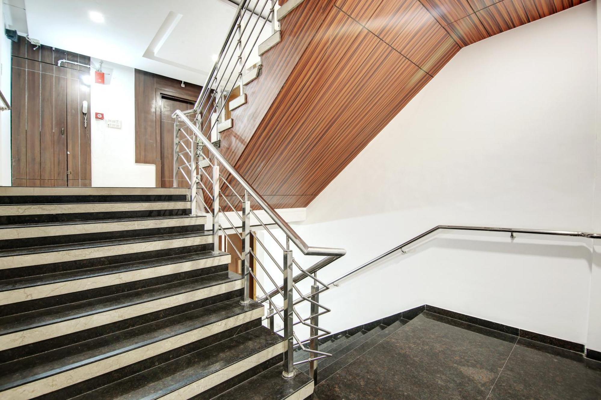 Hotel Neu Villa - Near Connaught Place & New Delhi Railway Station Eksteriør billede