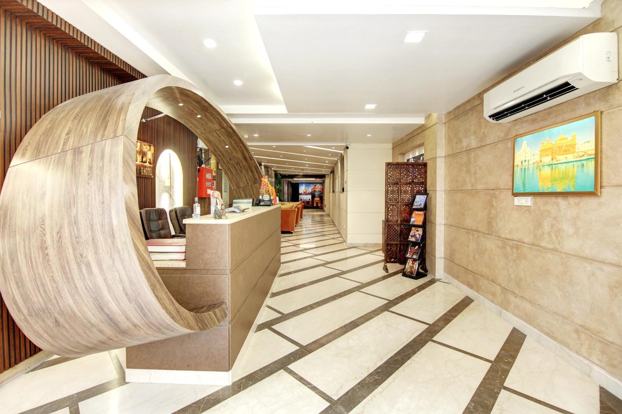 Hotel Neu Villa - Near Connaught Place & New Delhi Railway Station Eksteriør billede